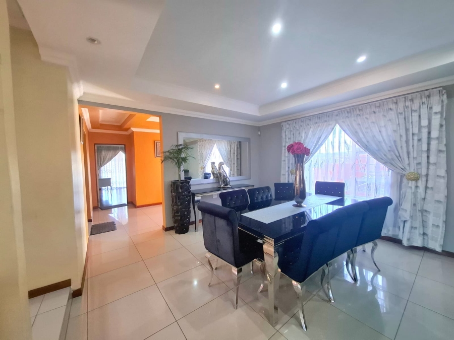 5 Bedroom Property for Sale in Nahoon Valley Park Eastern Cape
